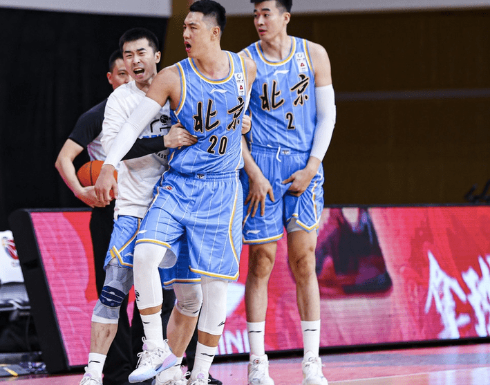 乐鱼官网入口 -关于托特纳姆训练开放日,清晨再遭质疑引欢呼,CBA季后赛在即,医务组通报恢复的信息