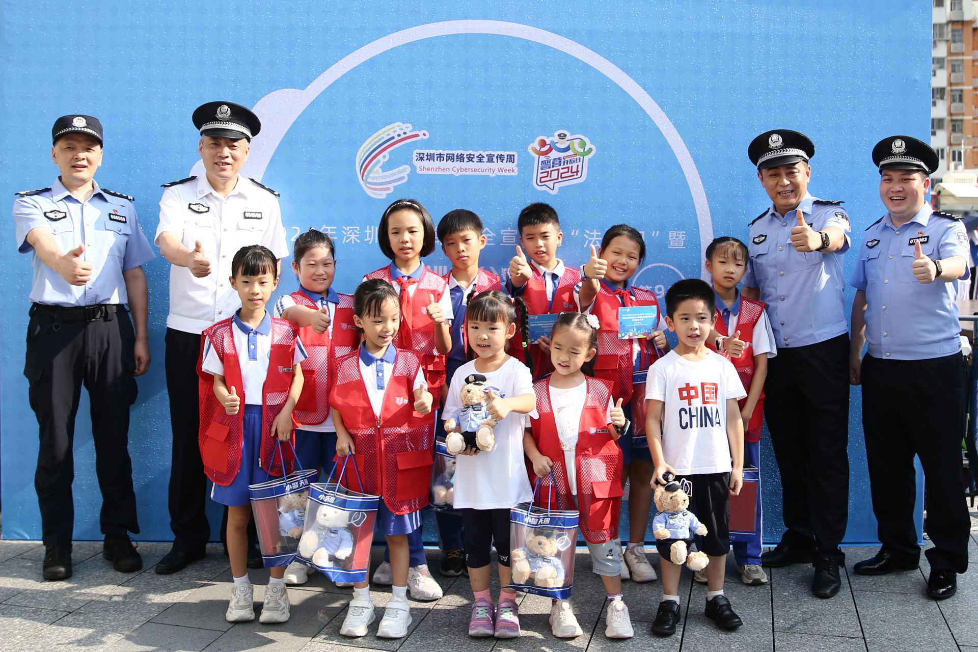 乐鱼官网入口 -深圳男篮训练开放日,国际比赛日主帅复盘引欢呼,NBA总决赛在即,年轻球员得到机会的简单介绍