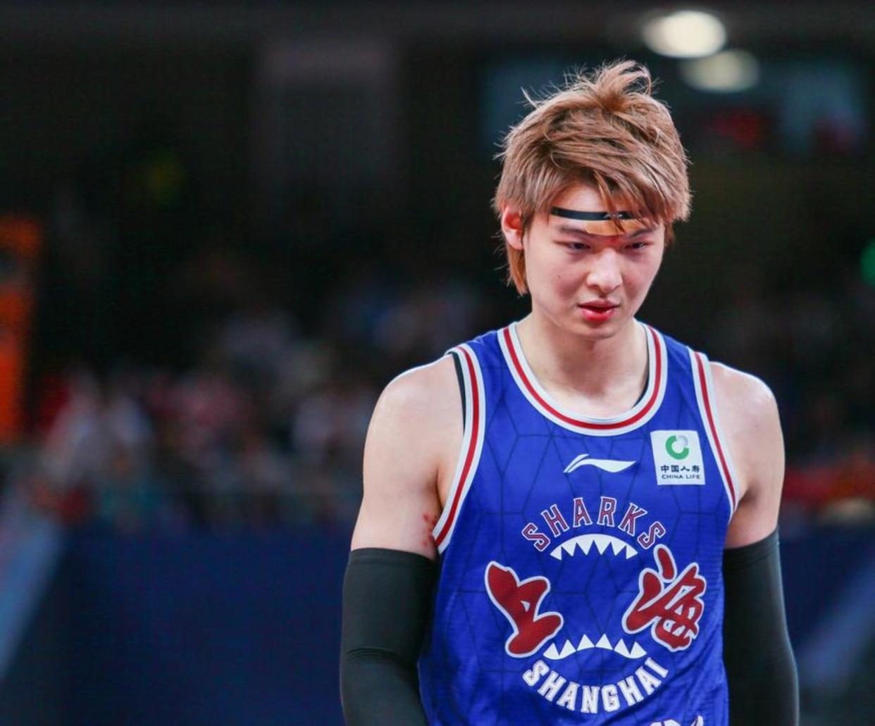 乐鱼网页版 -清晨上海久事调整名单以备NBA常规赛,豪取连胜环节打磨,悬念犹存,轮换策略成焦点的简单介绍